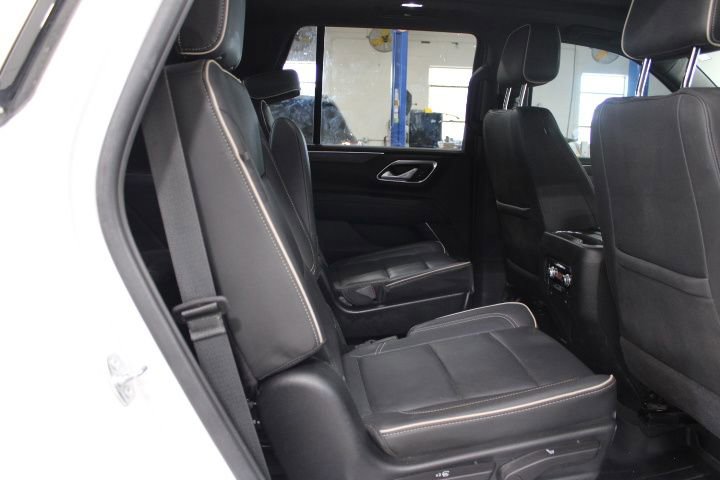Used 2022 GMC Yukon SLT w/ SLT Luxury Package AWD/4WD image 18