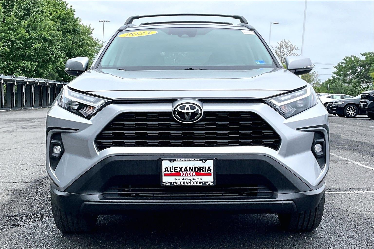 Used 2023 Toyota RAV4 XLE Premium AWD/4WD image 3
