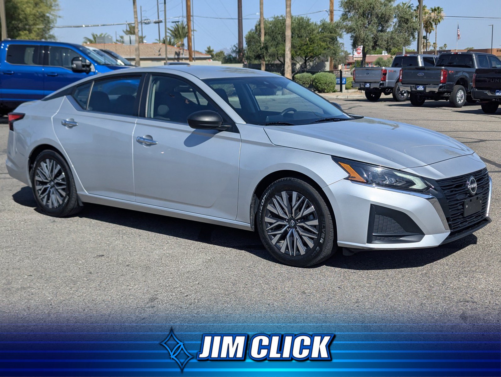 Used 2024 Nissan Altima 2.5 SV FWD image 1