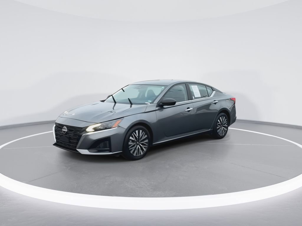 Used 2024 Nissan Altima 2.5 SV image 4