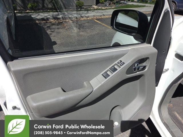 Used 2016 Nissan Frontier SV w/ SV Value Truck Package RWD image 11