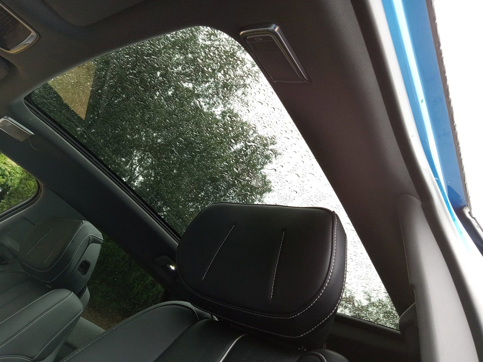 New 2025 Cadillac Optiq Luxury 2 w/ LPO, ONYX Package image 11