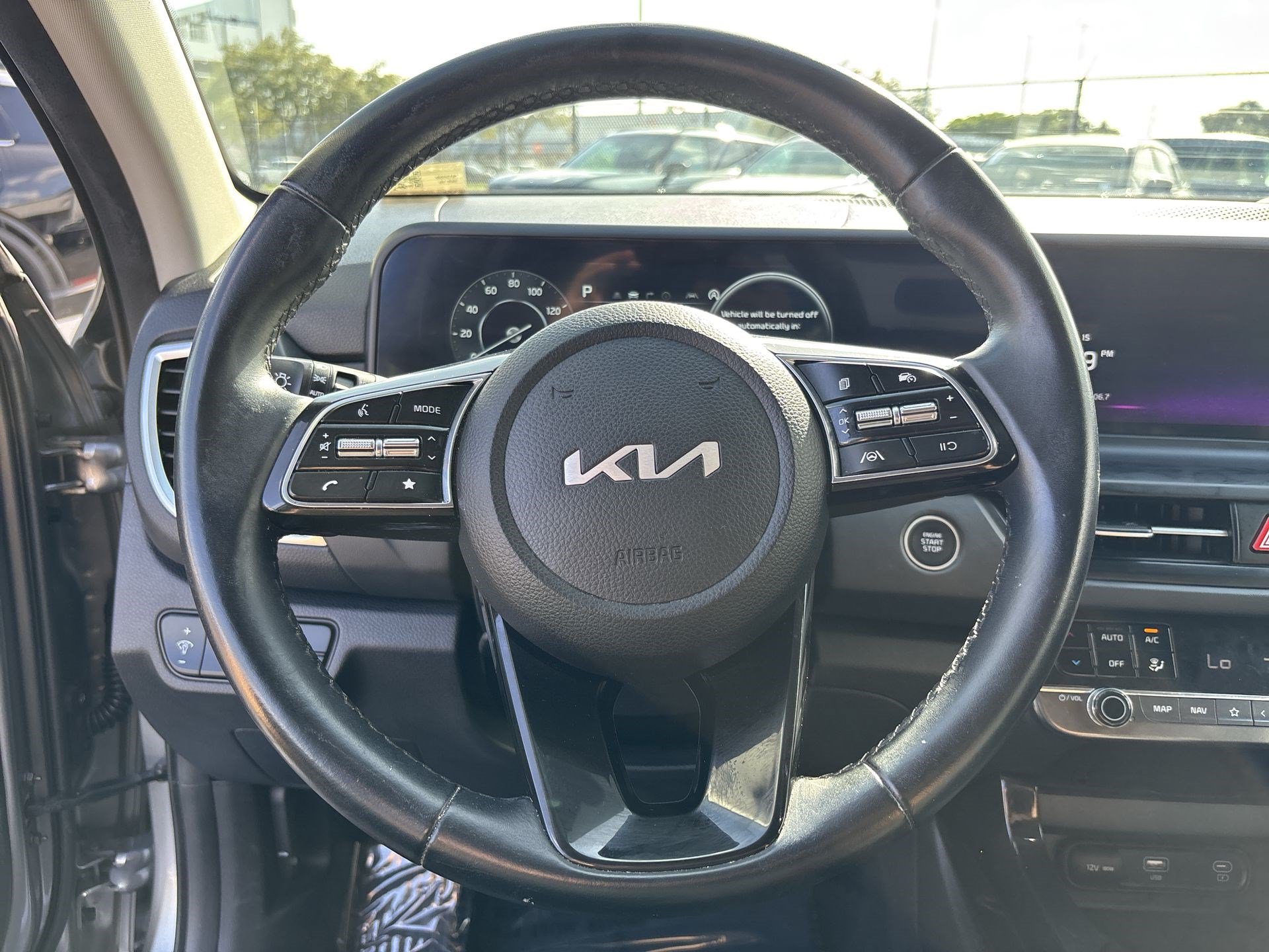 Used 2024 Kia Seltos EX FWD image 11