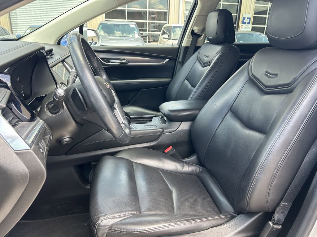 Used 2018 Cadillac XT5 Premium Luxury FWD image 12