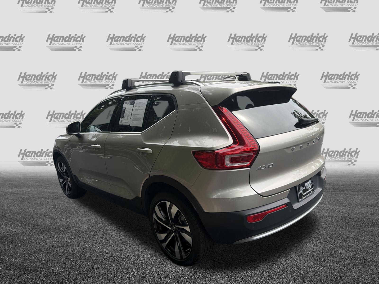 Certified 2023 Volvo XC40 B5 Plus w/ Driver Assist Package AWD/4WD image 8