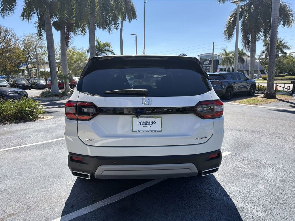 Used 2023 Honda Pilot Touring image 7