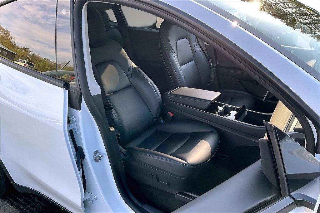 Used 2020 Tesla Model Y Long Range AWD/4WD image 27