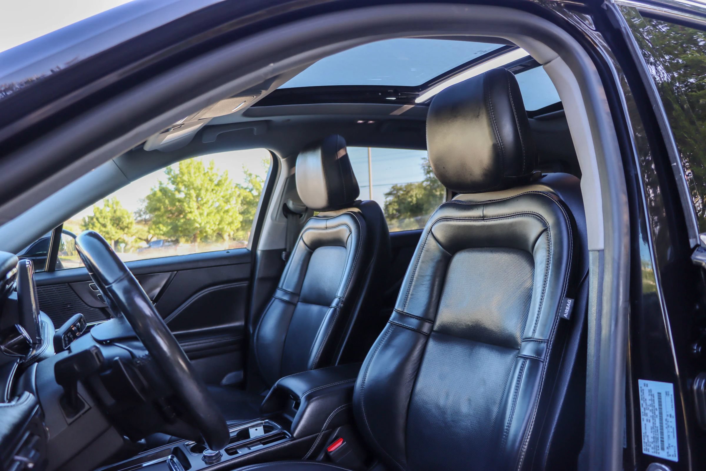 Used 2020 Lincoln Corsair AWD w/ Premium Package image 15