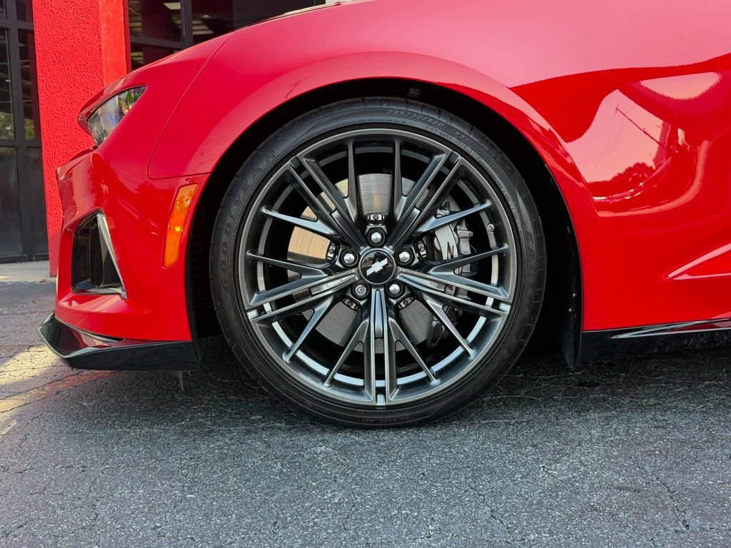 Used 2018 Chevrolet Camaro ZL1 RWD image 12
