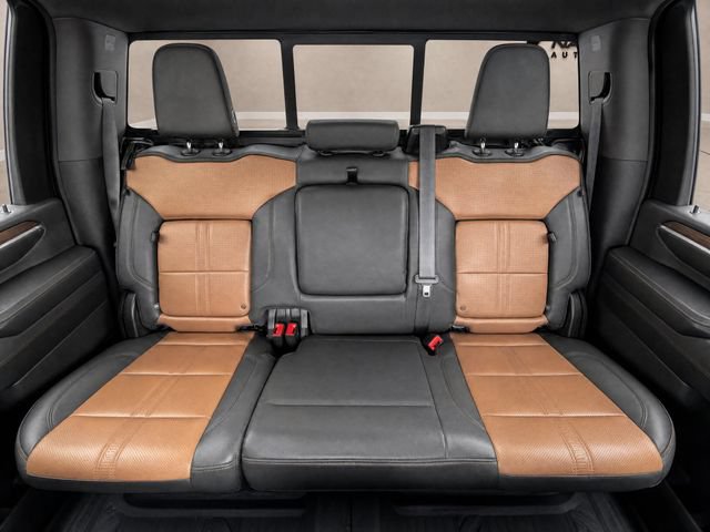 Used 2024 Chevrolet Silverado 2500 High Country w/ High Country Premium Package AWD/4WD image 12