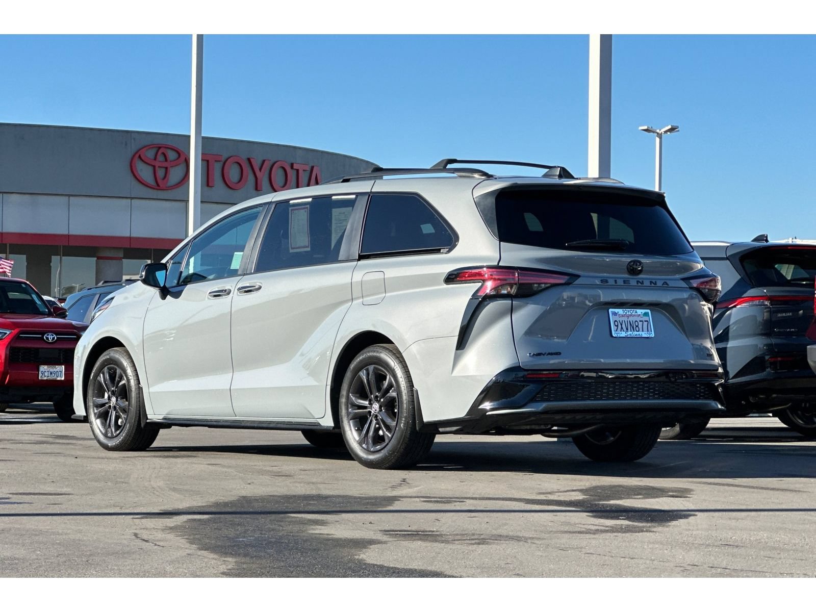 Used 2026 Toyota Sienna XSE AWD/4WD image 6