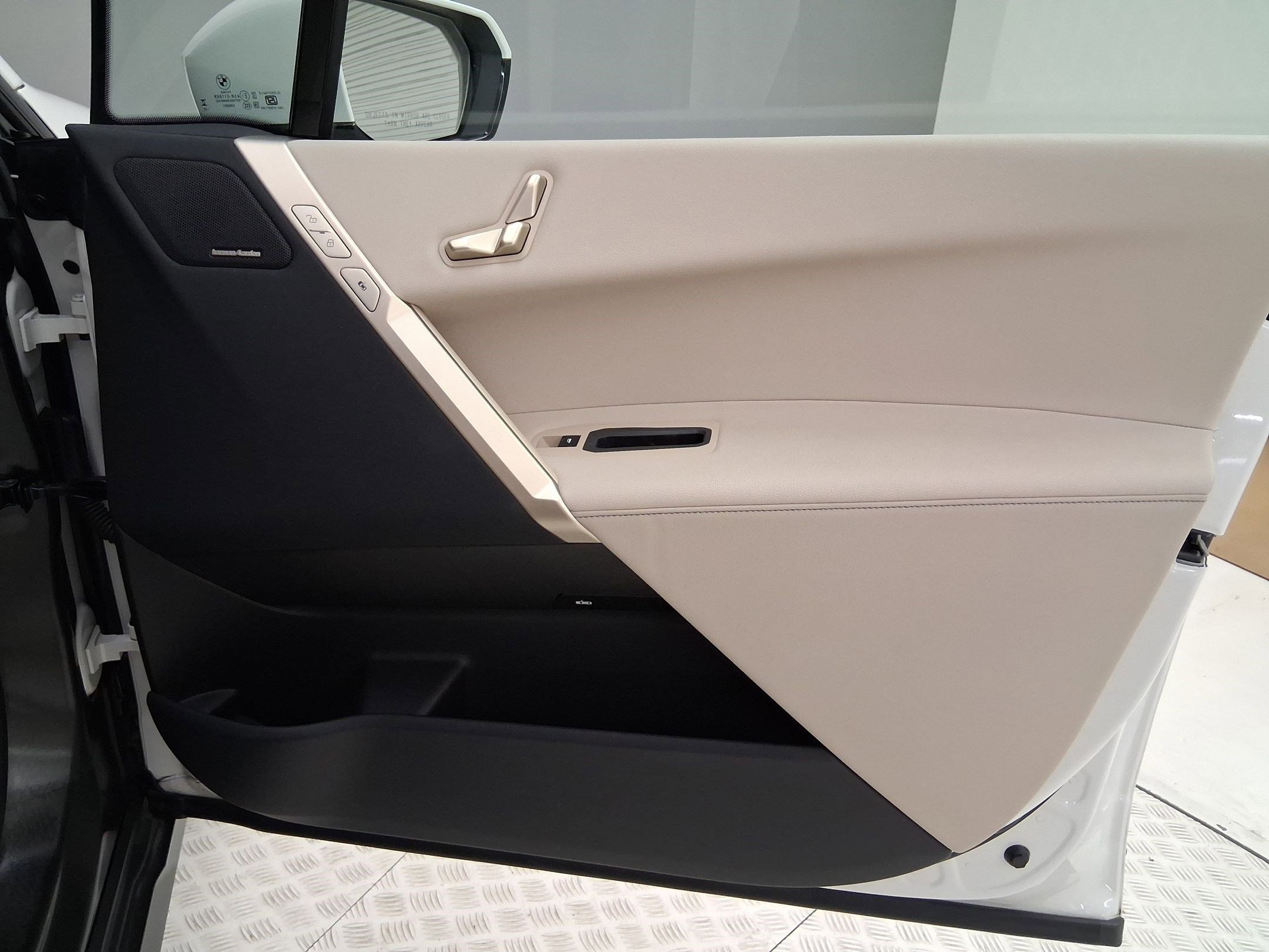 Certified 2023 BMW iX xDrive50 w/ Convenience Package image 31