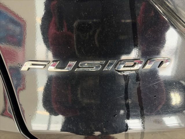 Used 2017 Ford Fusion SE w/ Fusion SE Technology Package image 7