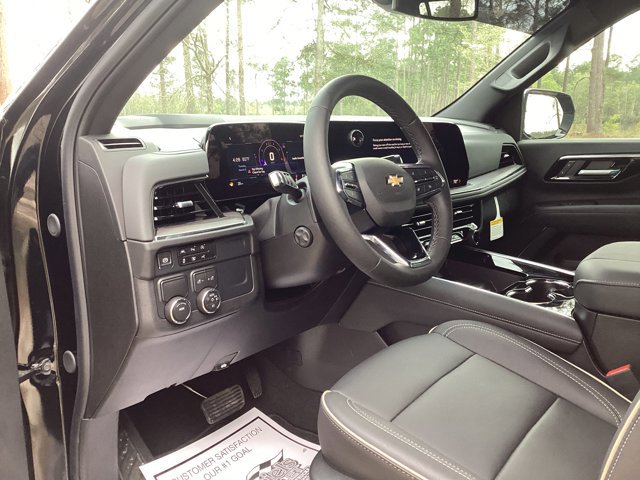 New 2025 Chevrolet Suburban Premier image 12