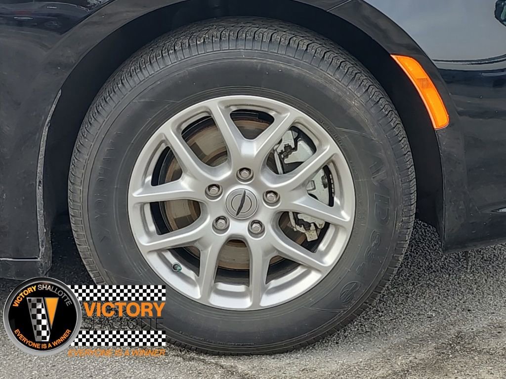 Certified 2025 Chrysler Pacifica Select image 33