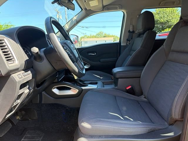 Used 2022 Nissan Frontier SV AWD/4WD image 9