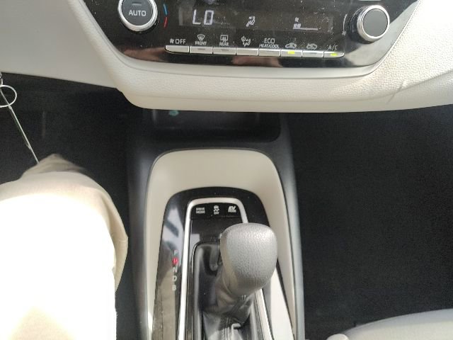 Used 2025 Toyota Corolla LE image 32