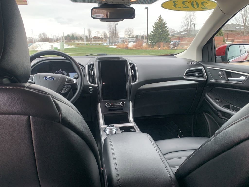 Used 2023 Ford Edge SEL image 16