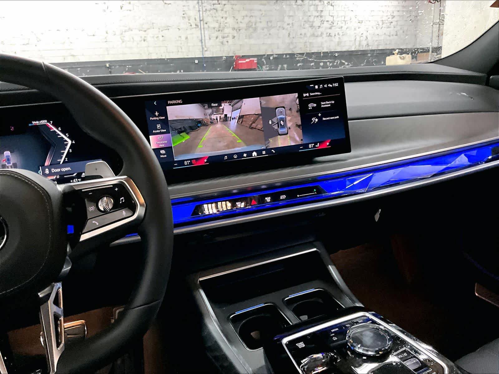 Used 2025 BMW 760i xDrive AWD/4WD image 9