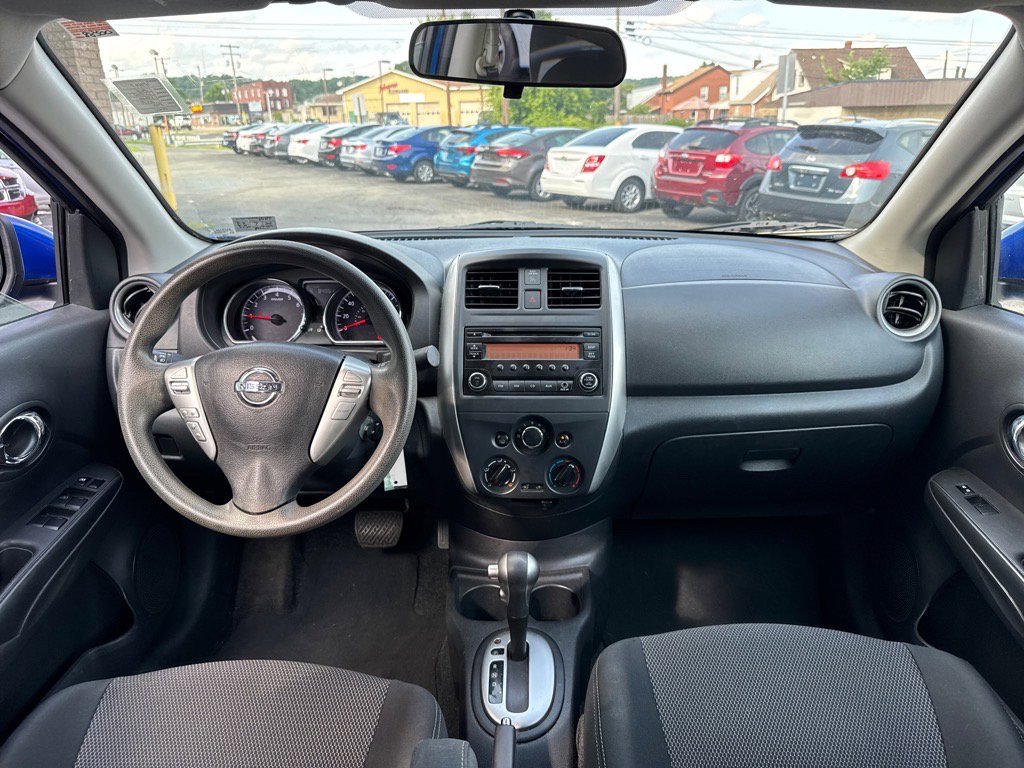 Used 2016 Nissan Versa SV FWD image 9