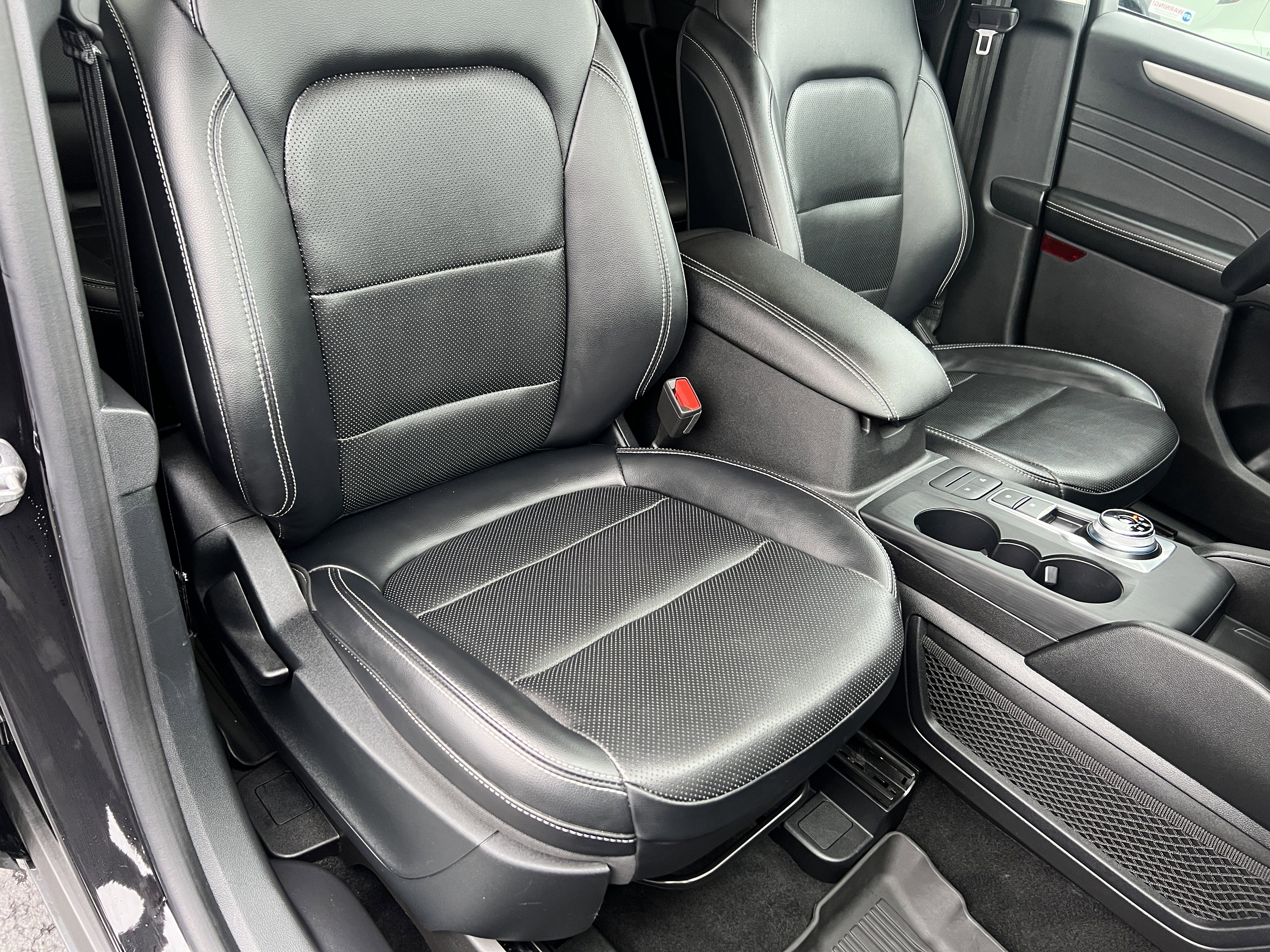 Used 2021 Ford Escape SEL w/ Technology Package image 24