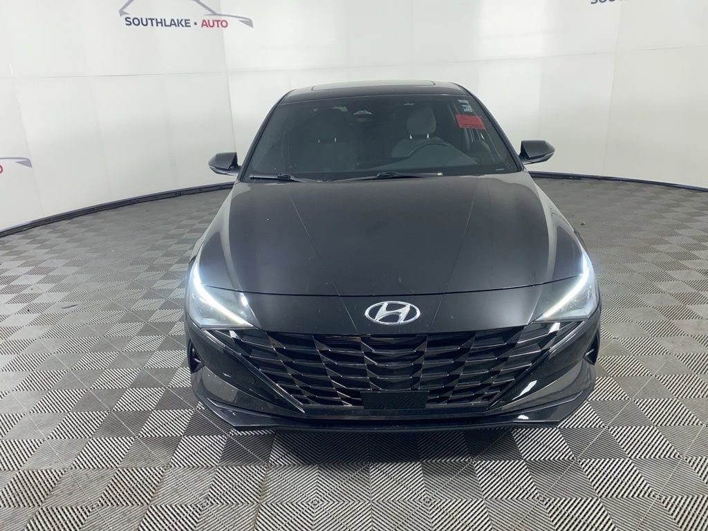 Used 2022 Hyundai Elantra SEL w/ Convenience + Premium Package image 2