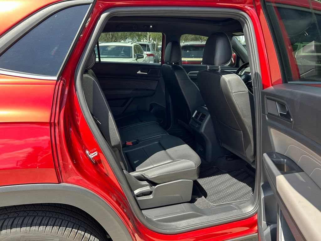 Certified 2021 Volkswagen Atlas Cross Sport SE AWD/4WD image 40