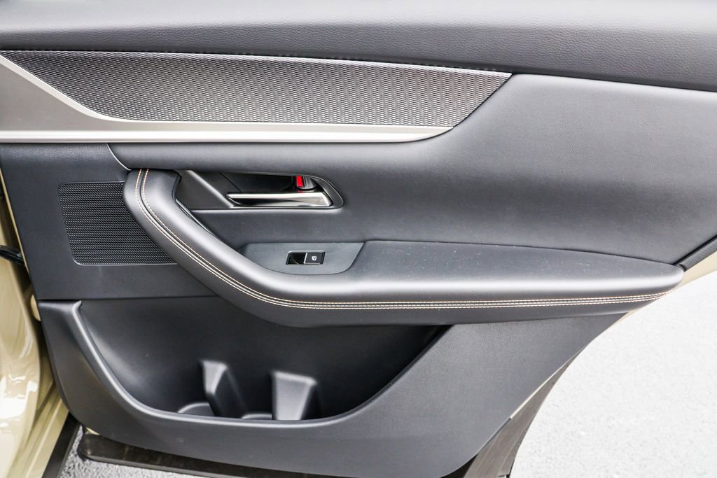 Used 2025 MAZDA CX-70 Plug-In Hybrid w/ Premium Pkg image 51