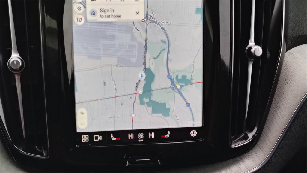 Certified 2025 Volvo XC60 B5 Plus image 18