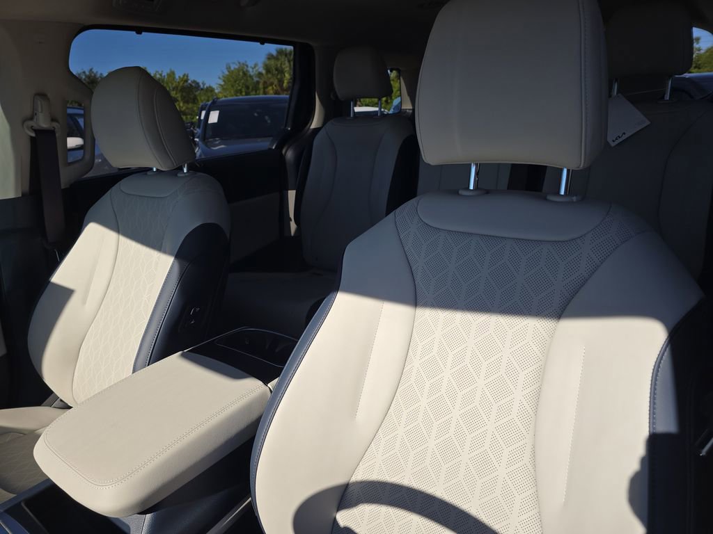 New 2026 Kia Carnival EX FWD image 22