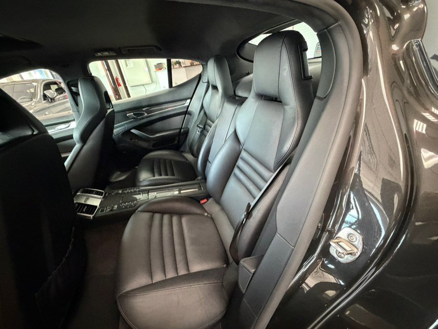 Used 2016 Porsche Panamera GTS AWD/4WD image 33