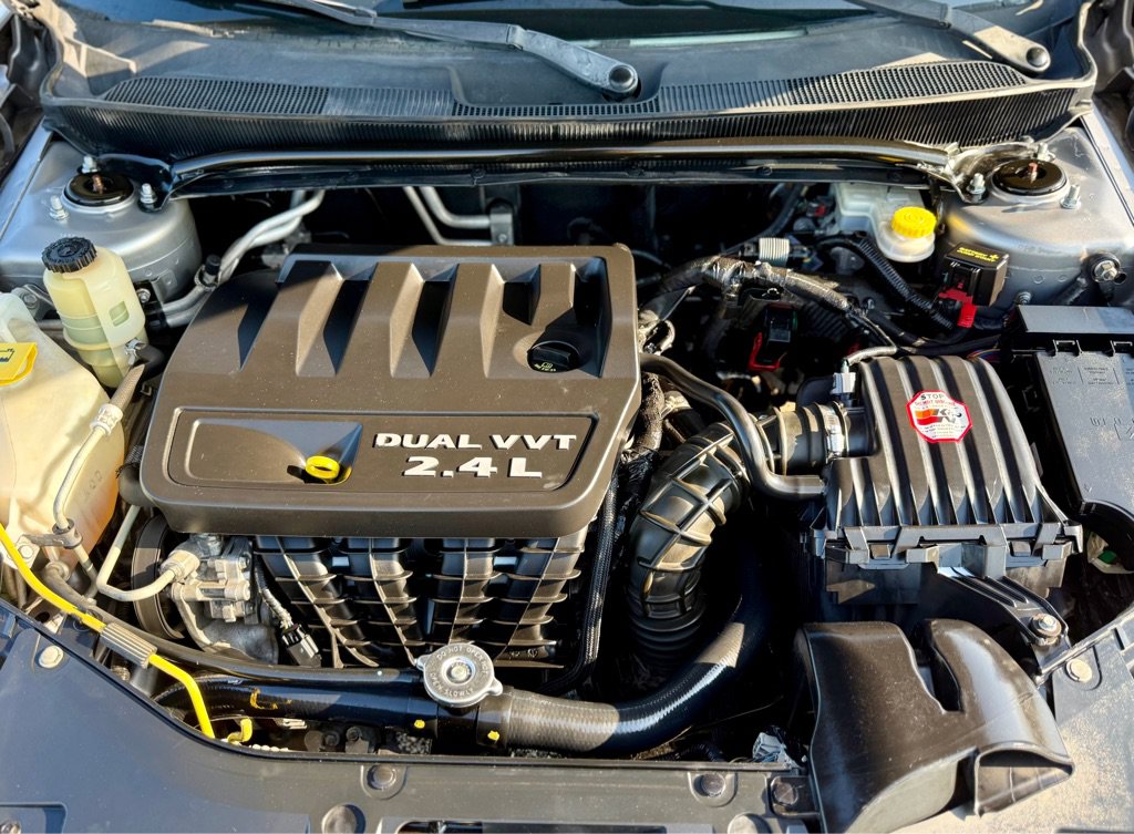 Used 2013 Chrysler 200 Touring FWD image 20