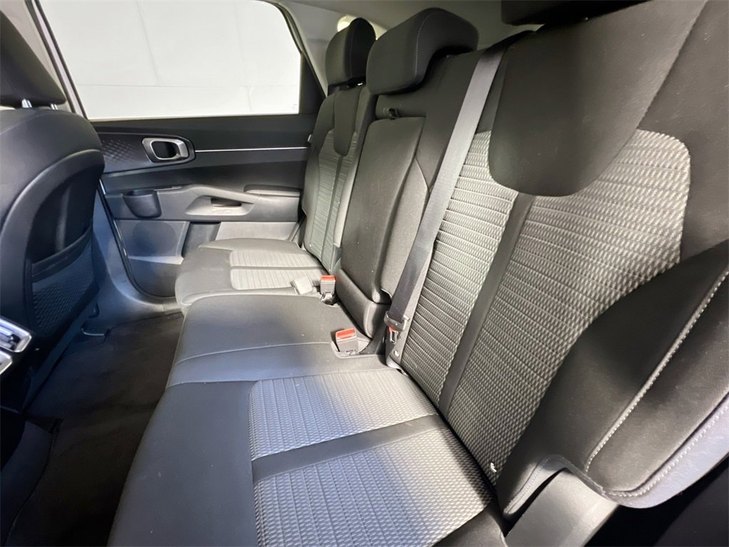 Certified 2024 Kia Sorento LX image 23