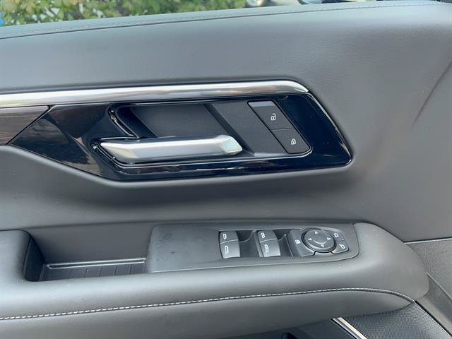 New 2026 Chevrolet Suburban LS w/ LPO, Chrome Package AWD/4WD image 10