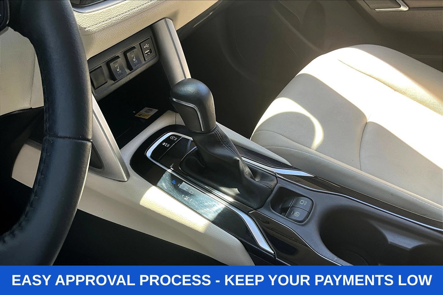 Used 2022 Toyota Corolla Cross XLE w/ Convenience Package FWD image 22