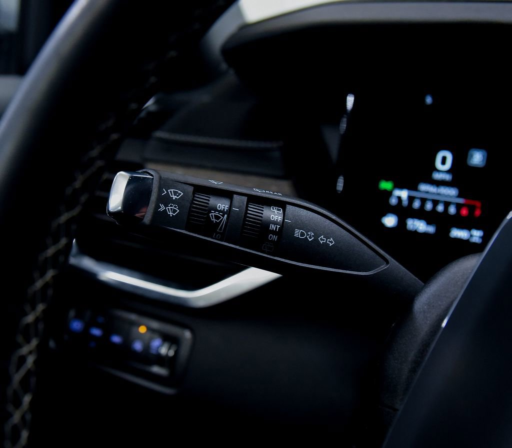 Used 2025 GMC Acadia Denali image 30