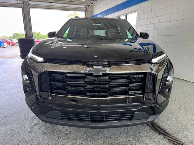 New 2026 Chevrolet Equinox ACTIV w/ Convenience Package III AWD/4WD image 3