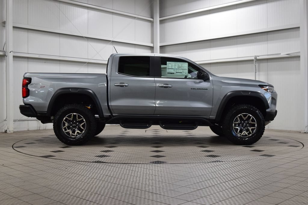 New 2026 Chevrolet Colorado ZR2 w/ Technology Package AWD/4WD image 9