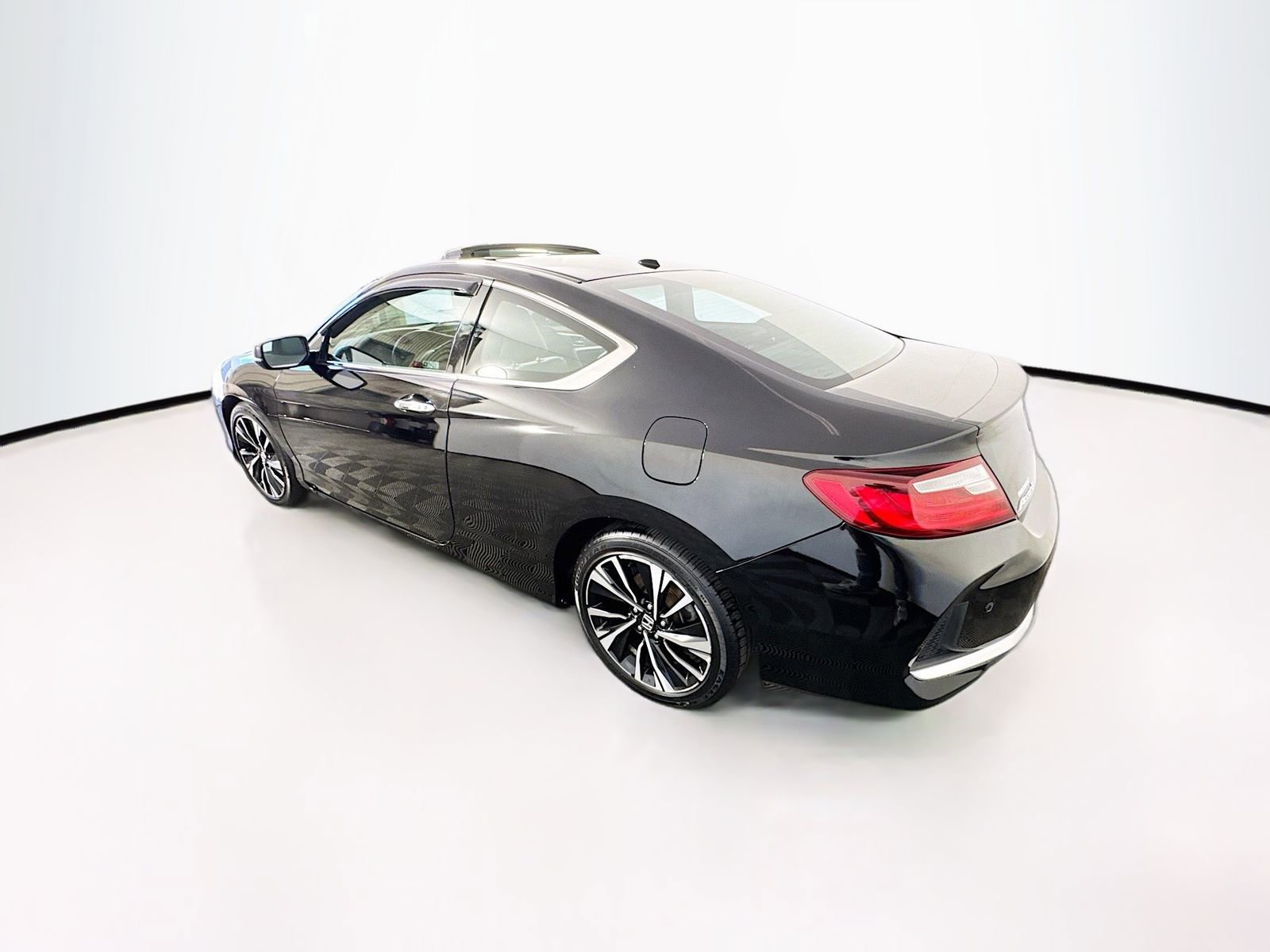 Used 2017 Honda Accord EX-L image 5