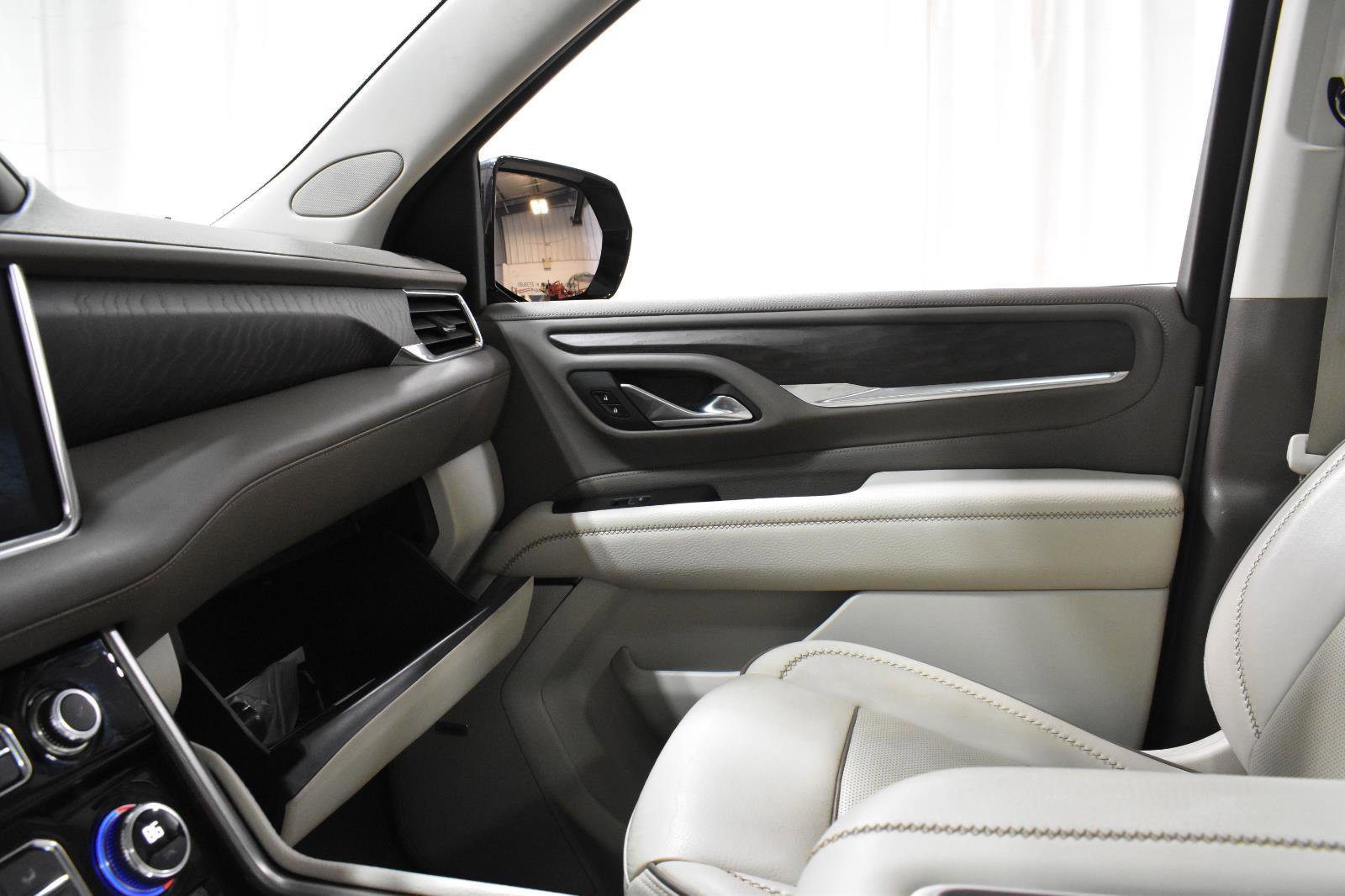 Used 2023 GMC Yukon XL Denali w/ Max Trailering Package image 26