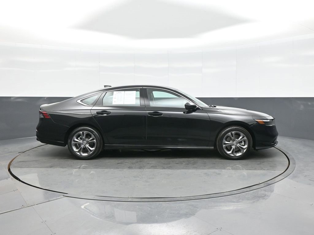 Used 2023 Honda Accord EX-L image 8