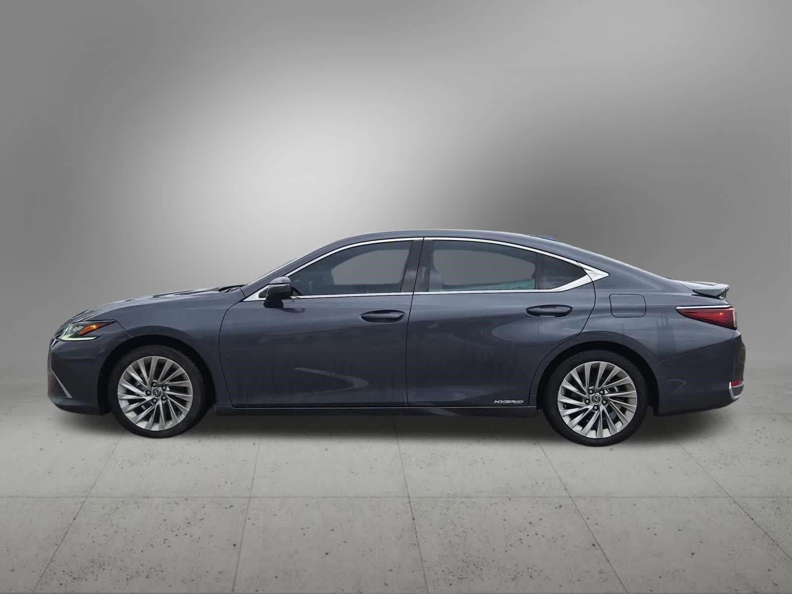 Used 2022 Lexus ES 300h Ultra Luxury FWD image 3
