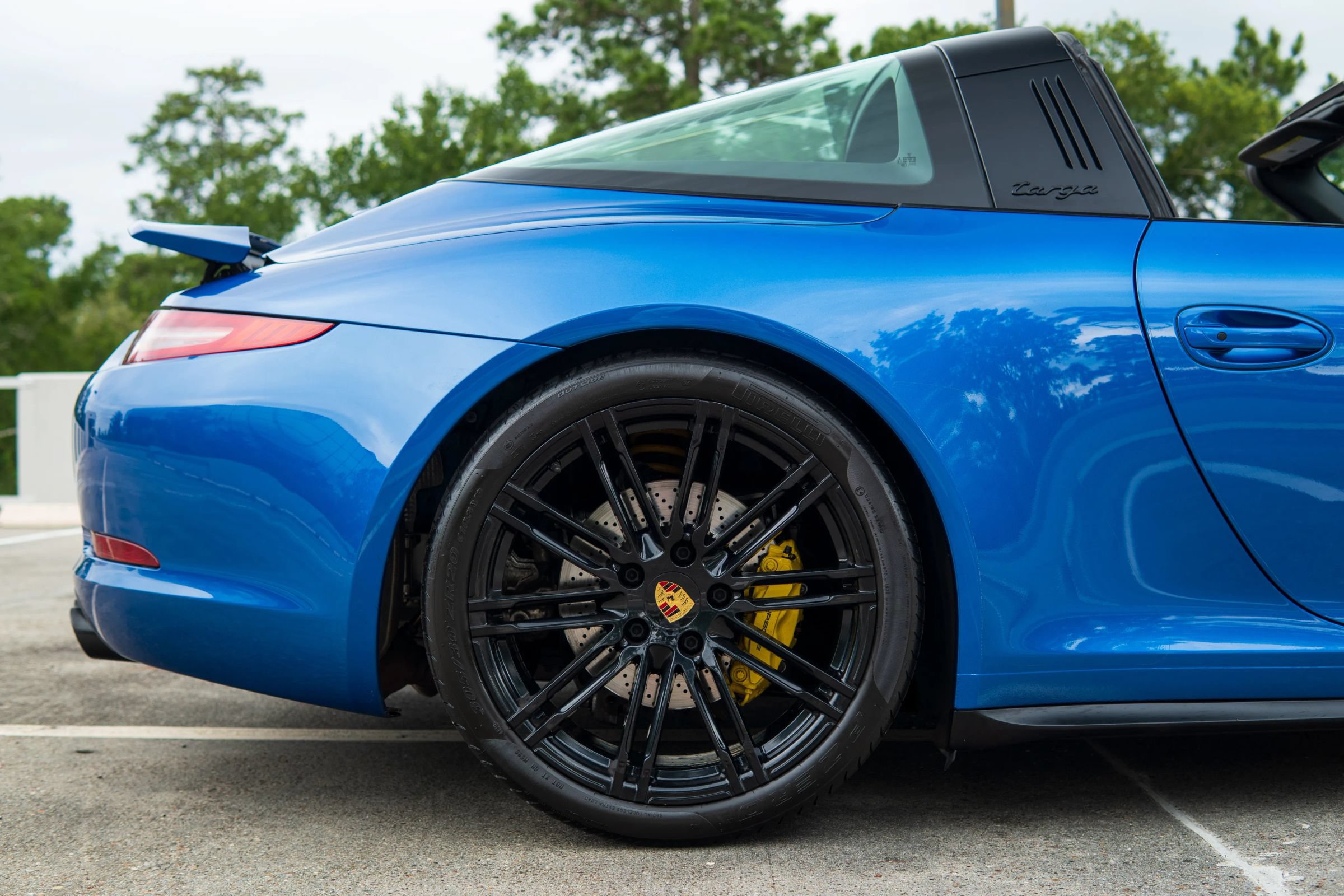 Used 2015 Porsche 911 Targa 4S w/ Sport Chrono Package AWD/4WD image 30