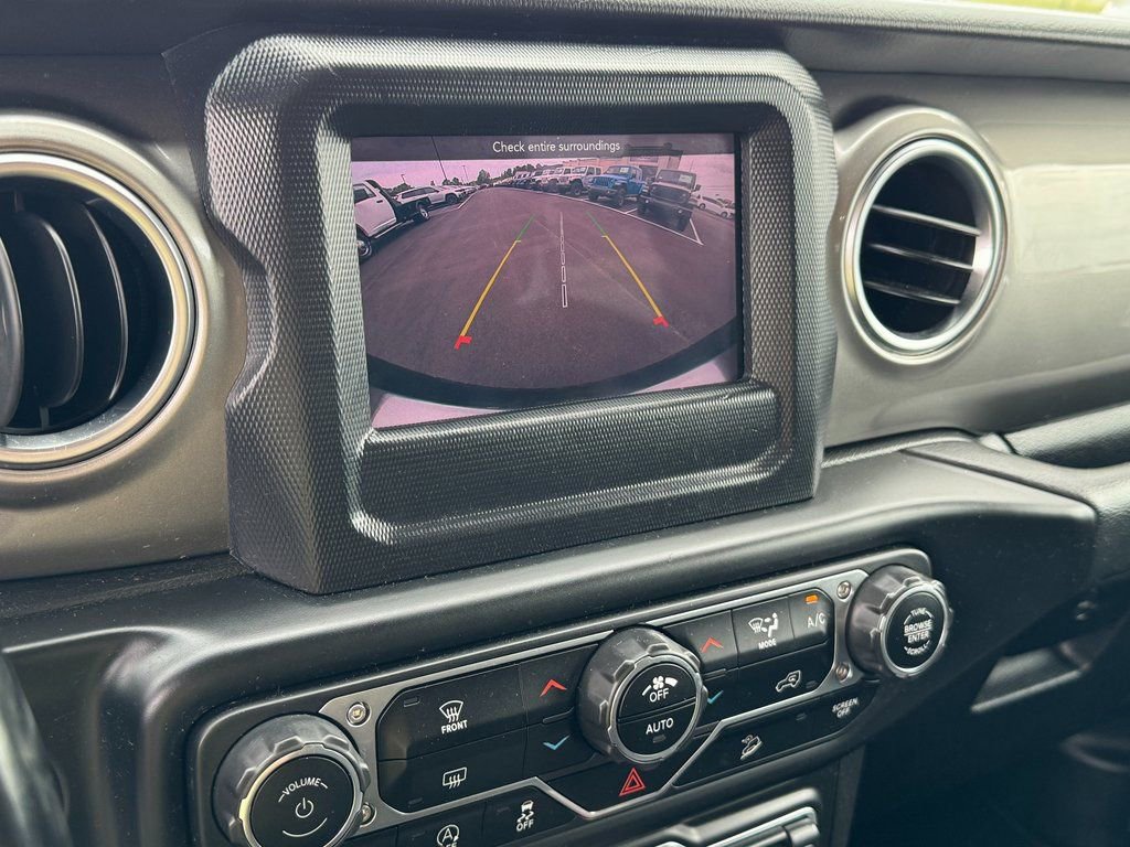 Used 2020 Jeep Wrangler Unlimited Sahara image 33