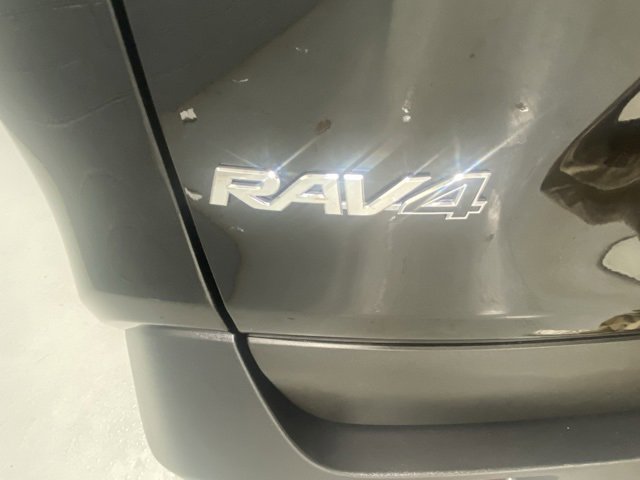 Used 2022 Toyota RAV4 LE image 5