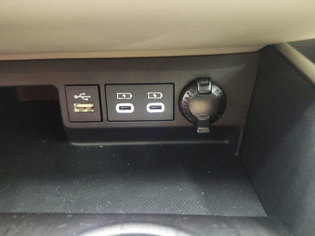 Certified 2025 Toyota Highlander Limited AWD/4WD image 68