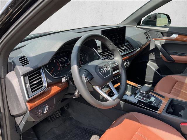 Used 2023 Audi Q5 2.0T Premium w/ Convenience Package AWD/4WD image 10