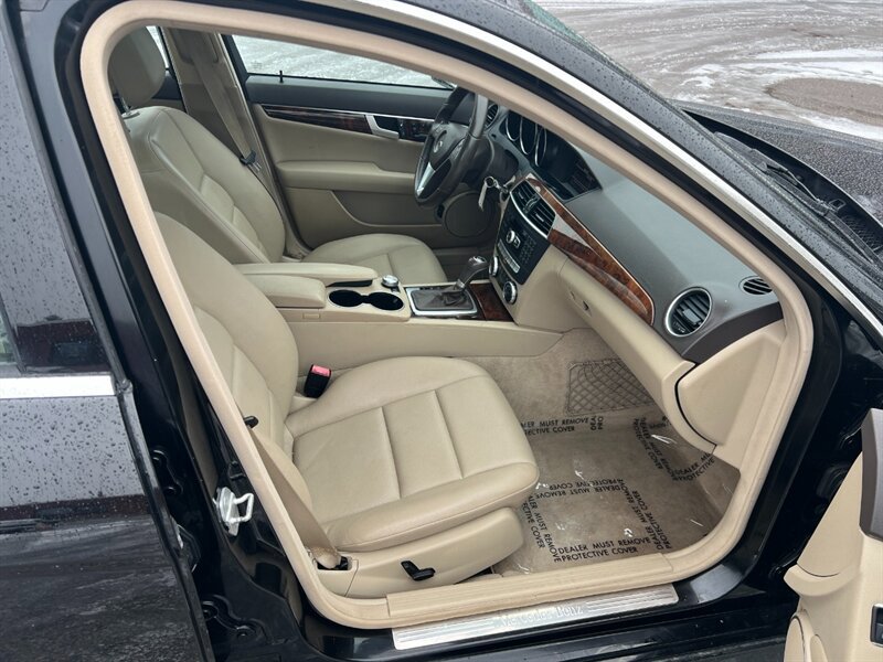Used 2012 Mercedes-Benz C 300 4MATIC Sedan image 11
