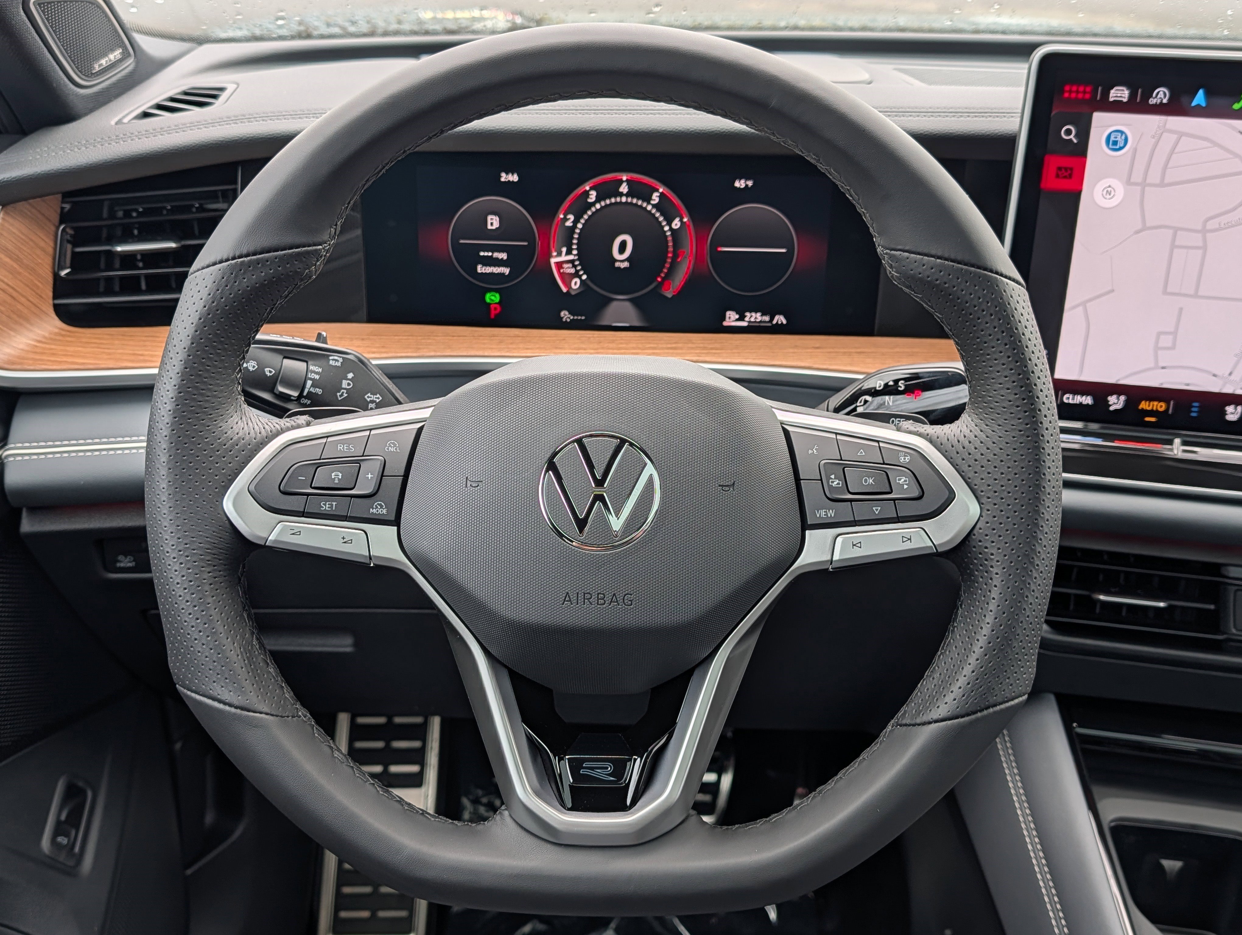 New 2026 Volkswagen Tiguan SEL R-Line AWD/4WD image 11