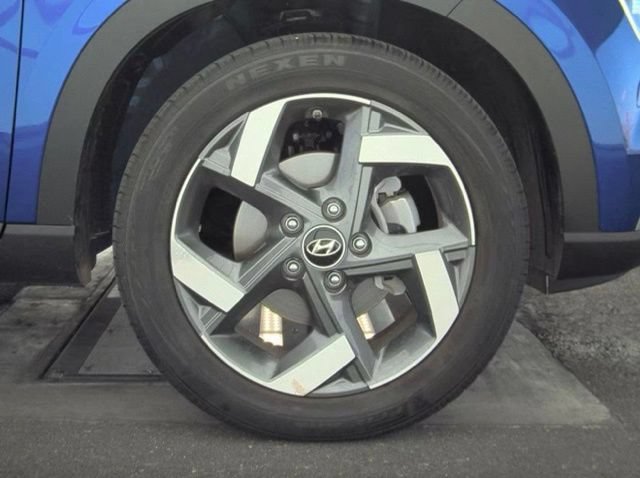 Used 2025 Hyundai Venue Limited FWD image 10